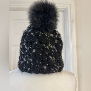 mischa lampert beanie pomster